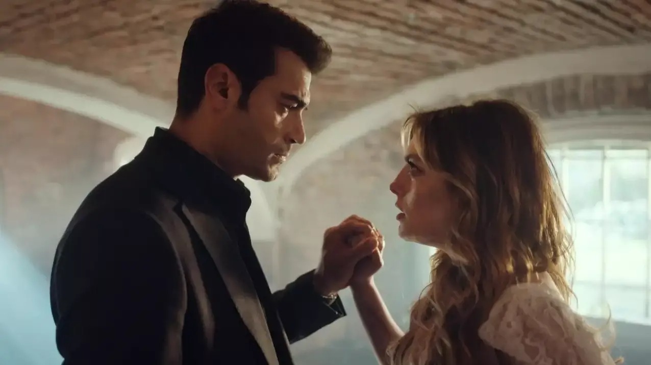 La Rosa della Vendetta: Sconvolgente colpo di scena nell’episodio del 13 ottobre! Scopri cosa succederà stasera nella soap più amata! 🌹💔 #rosavendetta