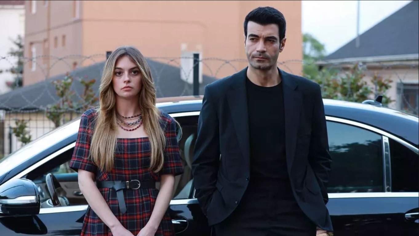 La Rosa della Vendetta tornerà con le repliche delle puntate del 3 novembre 2024 su Video Mediaset. Non perderti i momenti clou!