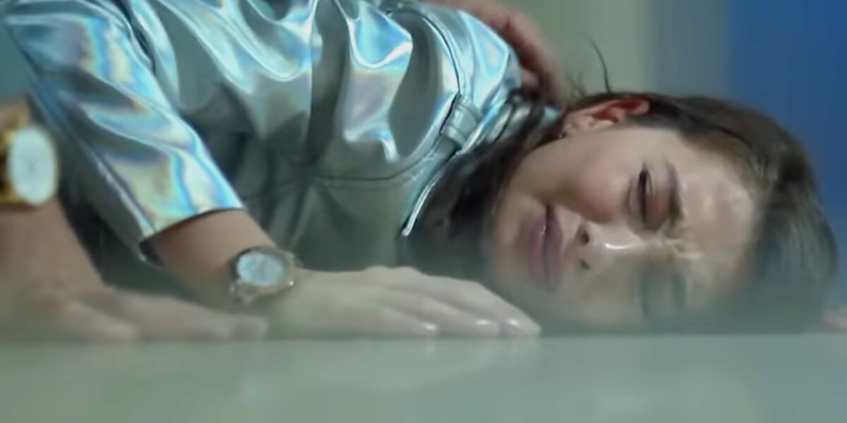 Endless Love anteprime: Nihan subisce una caduta drammatica per mano di Emir, mettendo in pericolo il suo destino e intensificando le tensioni tra i due.