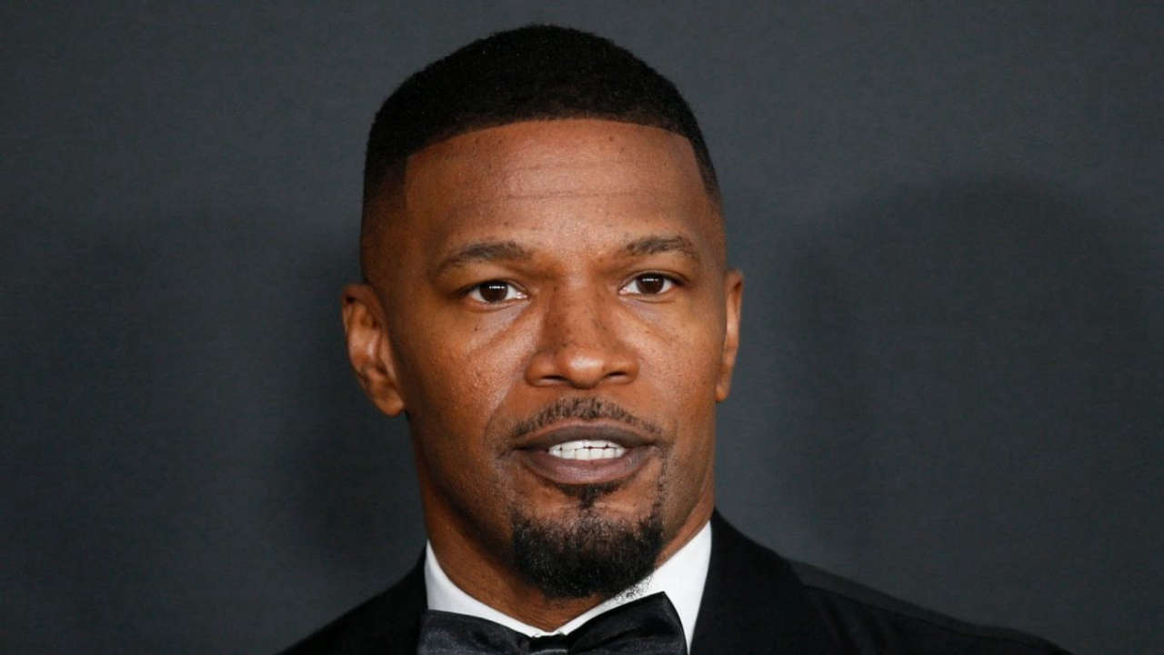 Jamie Foxx colpito da un bicchiere durante i festeggiamenti del compleanno