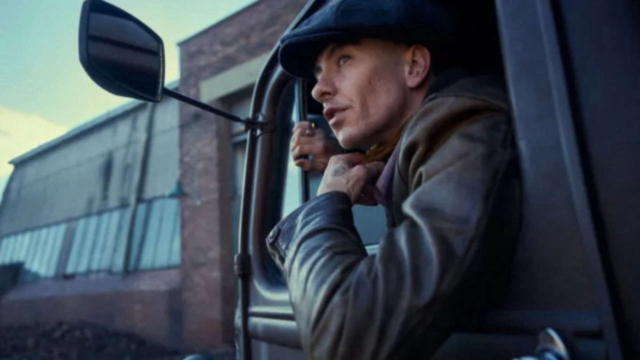 Peaky Blinders: Cillian Murphy e Barry Keoghan immortalati in un’immagine che segna la conclusione delle riprese