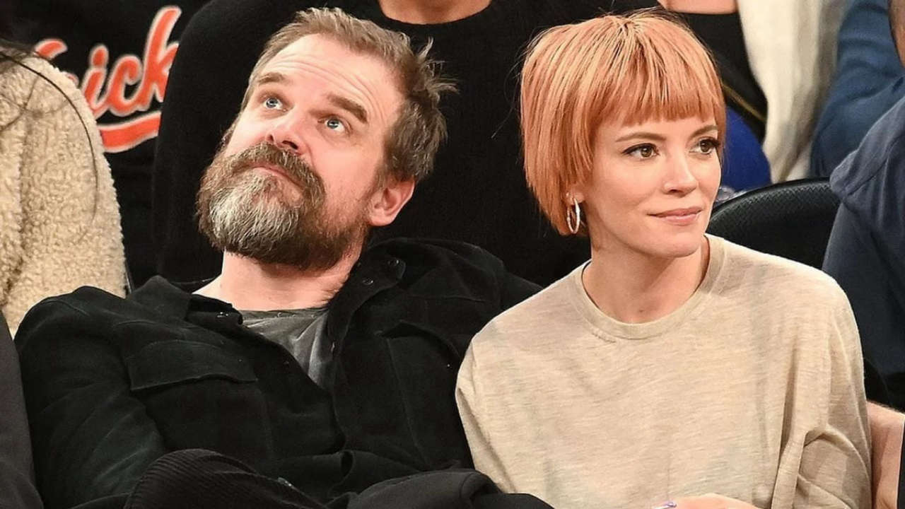 Lily Allen e David Harbour si sono separati; la cantante ha riattivato il suo profilo su Raya.