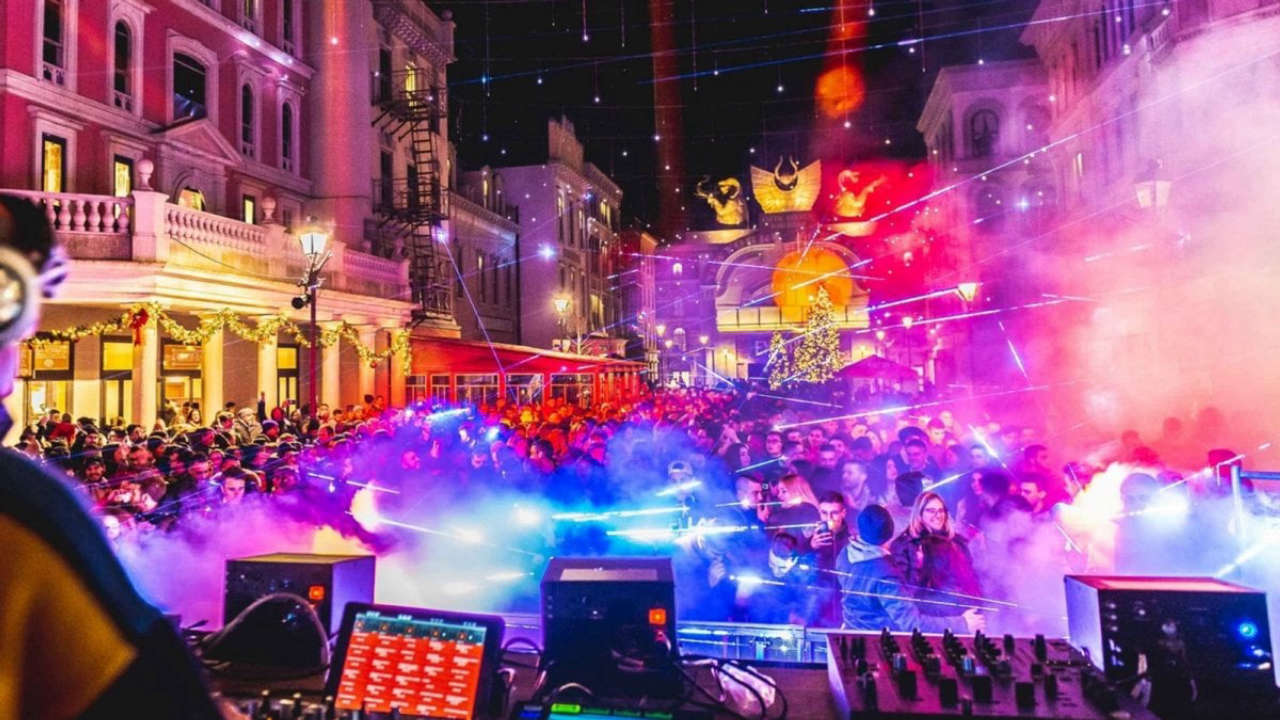 Capodanno 2025: Cinecittà World presenta attrazioni, spettacoli, concerti e DJ set
