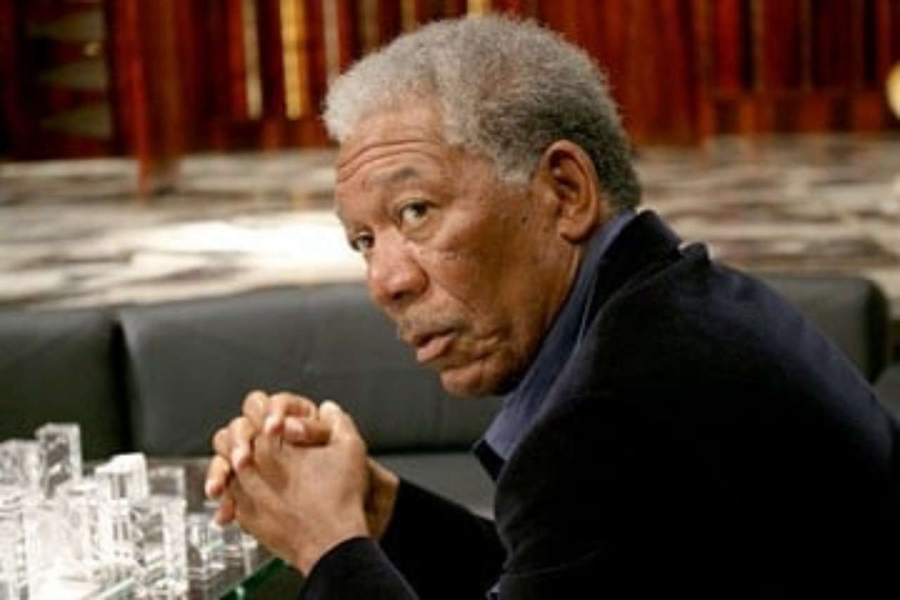 Morgan Freeman festeggia il Capodanno con Al Green, accompagnato dalle melodie di Let’s Stay Together.