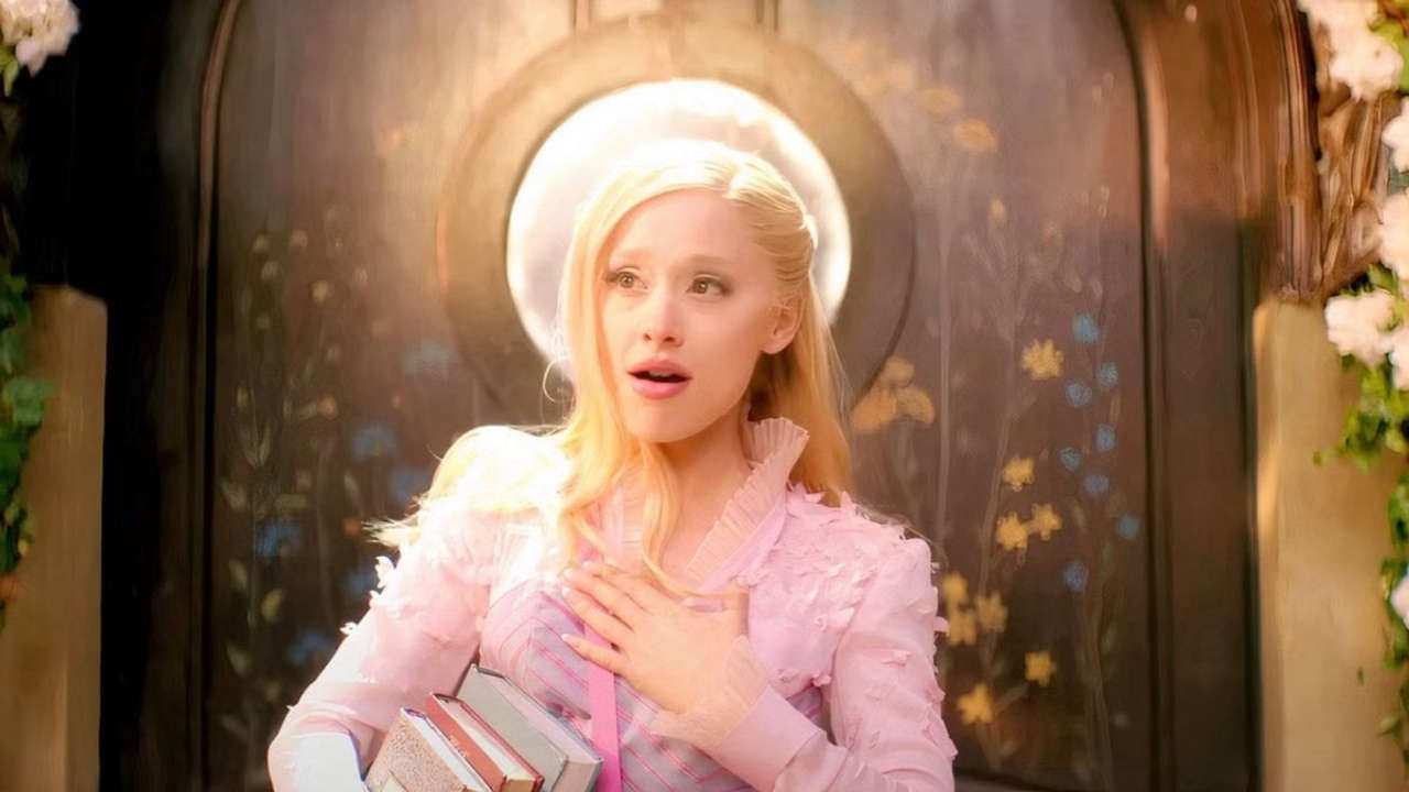 Wicked, Ariana Grande parla delle possibili sfumature queer del personaggio di Glinda: si approfondirà nel secondo film.