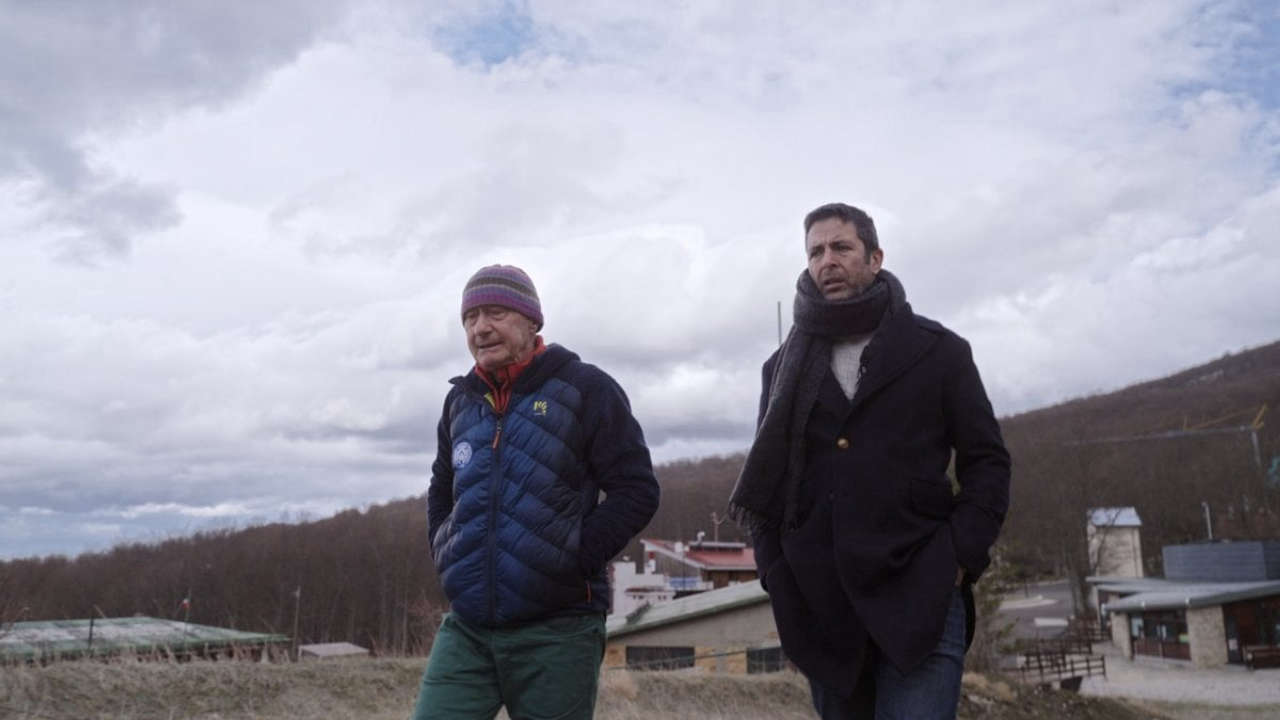 Rigopiano, stasera su TV8 debutta in chiaro la docuserie di Pablo Trincia con le anticipazioni.