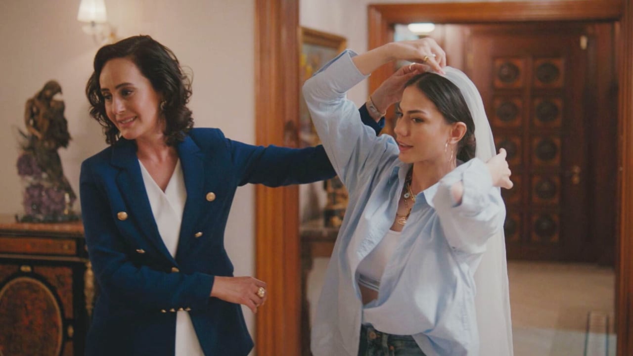 My Home My Destiny 2 Anticipazioni dal 10 al 14 febbraio 2025: Zeynep si prova l’abito da sposa mentre Nesrin si mostra di malumore.