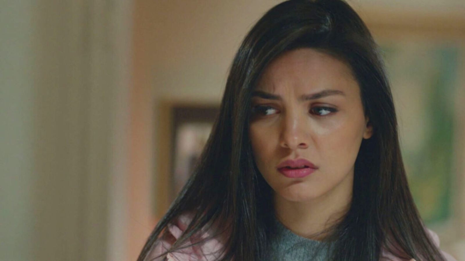 Endless Love, anticipazioni sul finale: Emir si trova in pericolo, puntato da un’arma. La tensione cresce mentre i destini dei protagonisti si intrecciano in un epilogo drammatico.