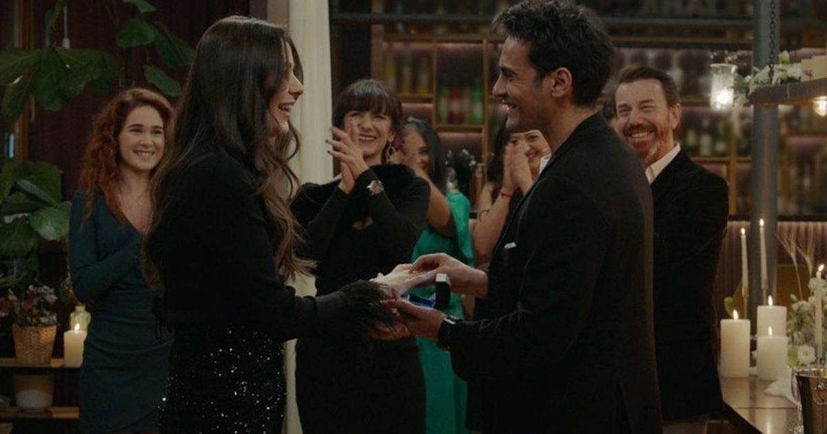 Love in Istanbul: Oylum si trova di fronte a una sorpresa romantica quando Tolga le chiede di sposarlo, portando tensione e emozioni nelle prossime puntate.