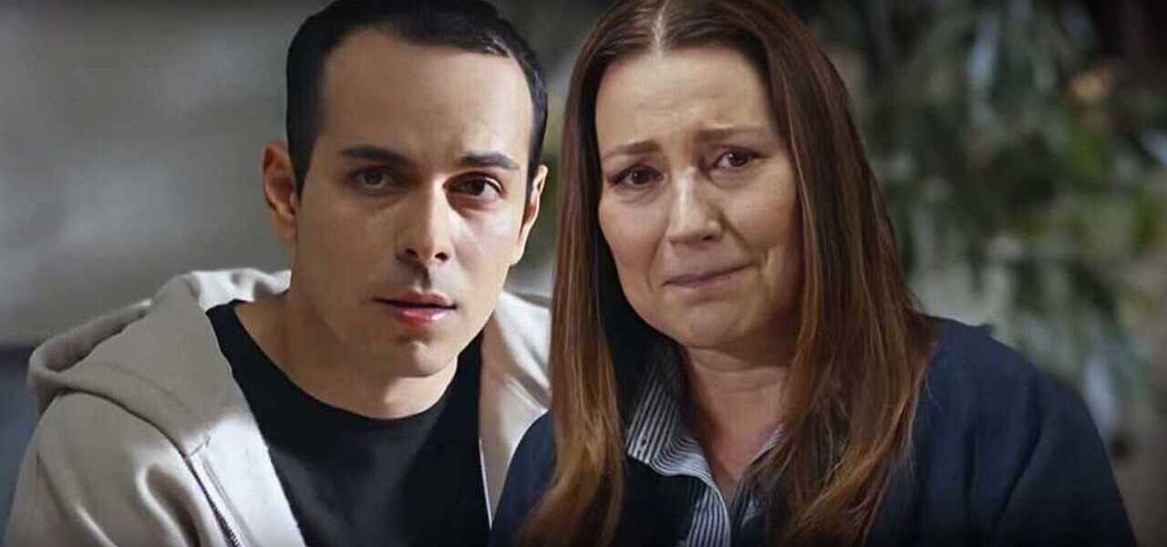 Tradimento, anticipazioni dal 12 al 18 maggio 2025: momenti drammatici per Guzide, il figlio Hakan è stato accoltellato. Una settimana carica di tensione e colpi di scena.