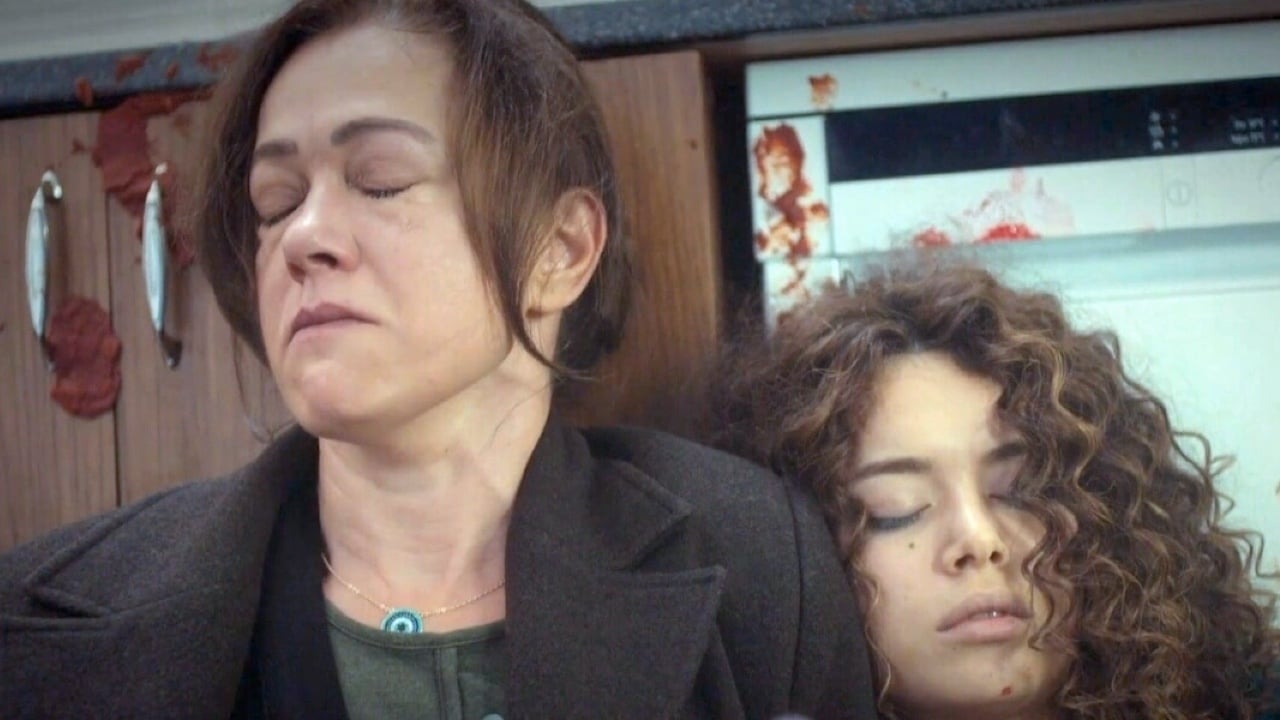 La forza di una donna Anticipazioni dal 23 al 27 giugno 2025: Hatice e Sirin si trovano in una situazione disperata, combattendo per la propria vita.