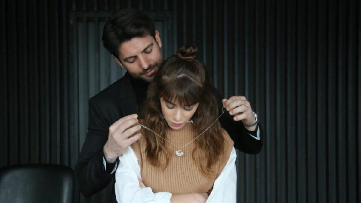 Innocence cambia la sua programmazione: il 26 e 27 luglio la soap turca andrà in onda prima di Sarabanda.