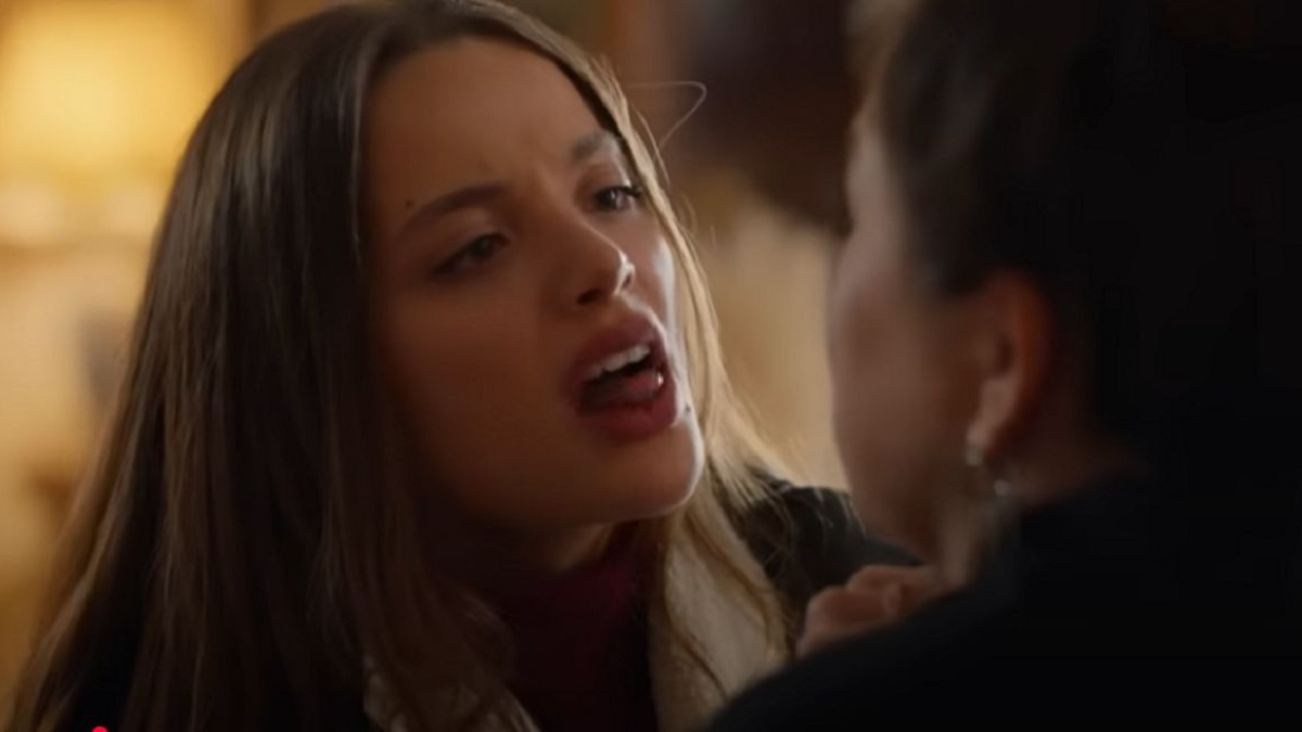 La Notte nel cuore, le trame turche rivelano a Sevilay una verità scioccante: Hikmet non è la sua madre biologica.