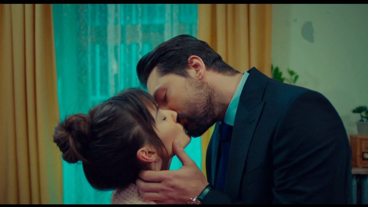 Forbidden Fruit, anticipazioni dalla Turchia: Alihan e Zeynep vivono un’intensa notte d’amore mentre lui decide di chiudere con Lal.