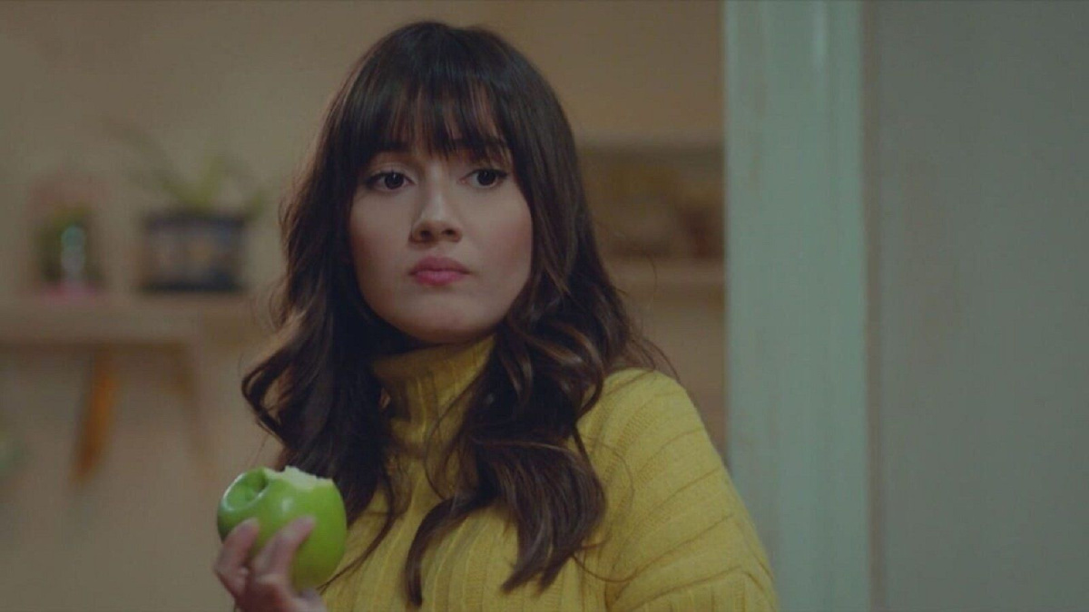 Forbidden Fruit, trame fino all’8/08: Zeynep torna dall’America, portando con sé sorprendenti novità e colpi di scena.