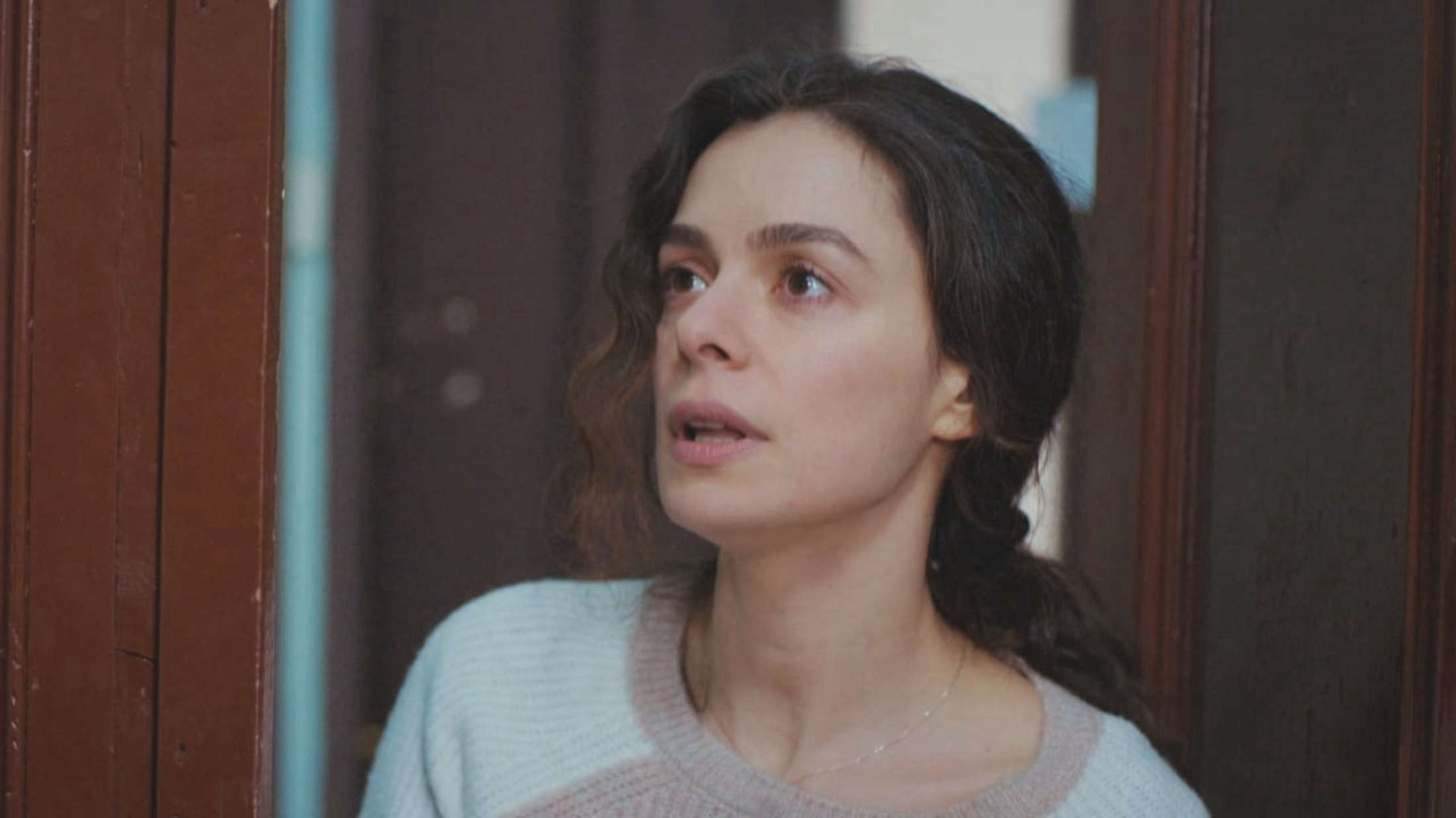 Bahar è in allerta dopo le azioni impreviste di Doruk nella trama di La forza di una donna