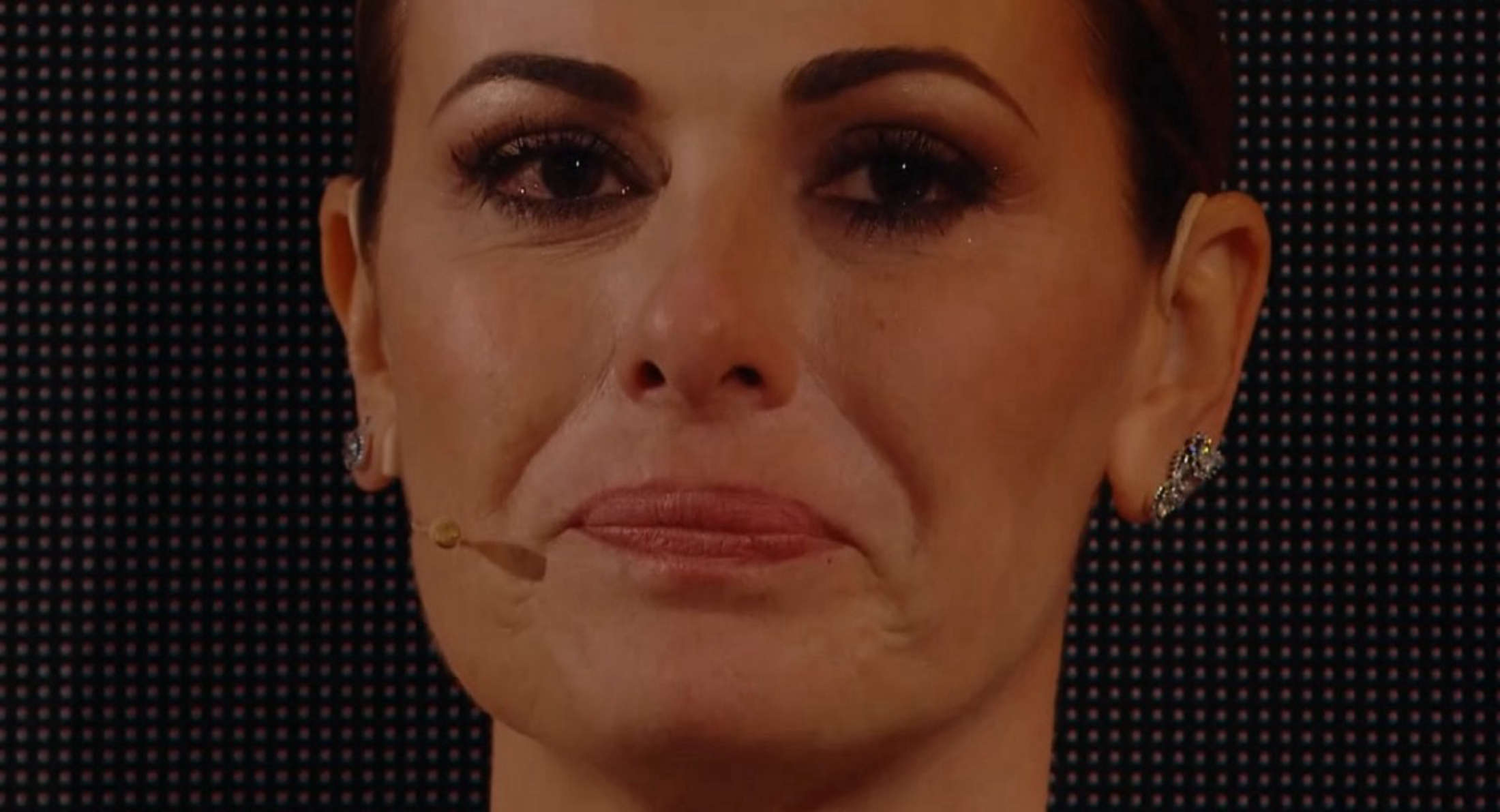 Il silenzio invade il cuore di Vanessa Incontrada che parla in lacrime della crisi con Rossano Laurini