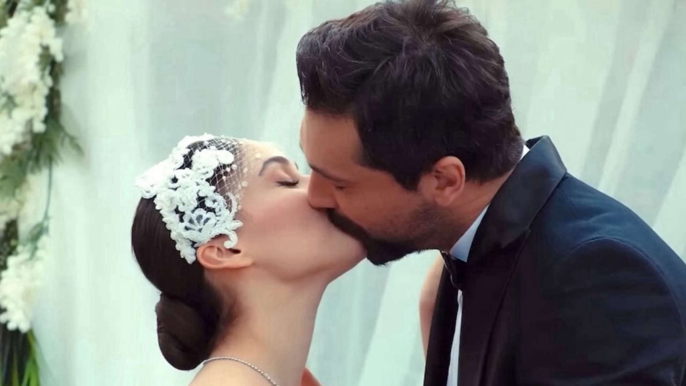 Zeynep e Alihan si preparano al matrimonio: tutte le anticipazioni sulle trame di Forbidden Fruit