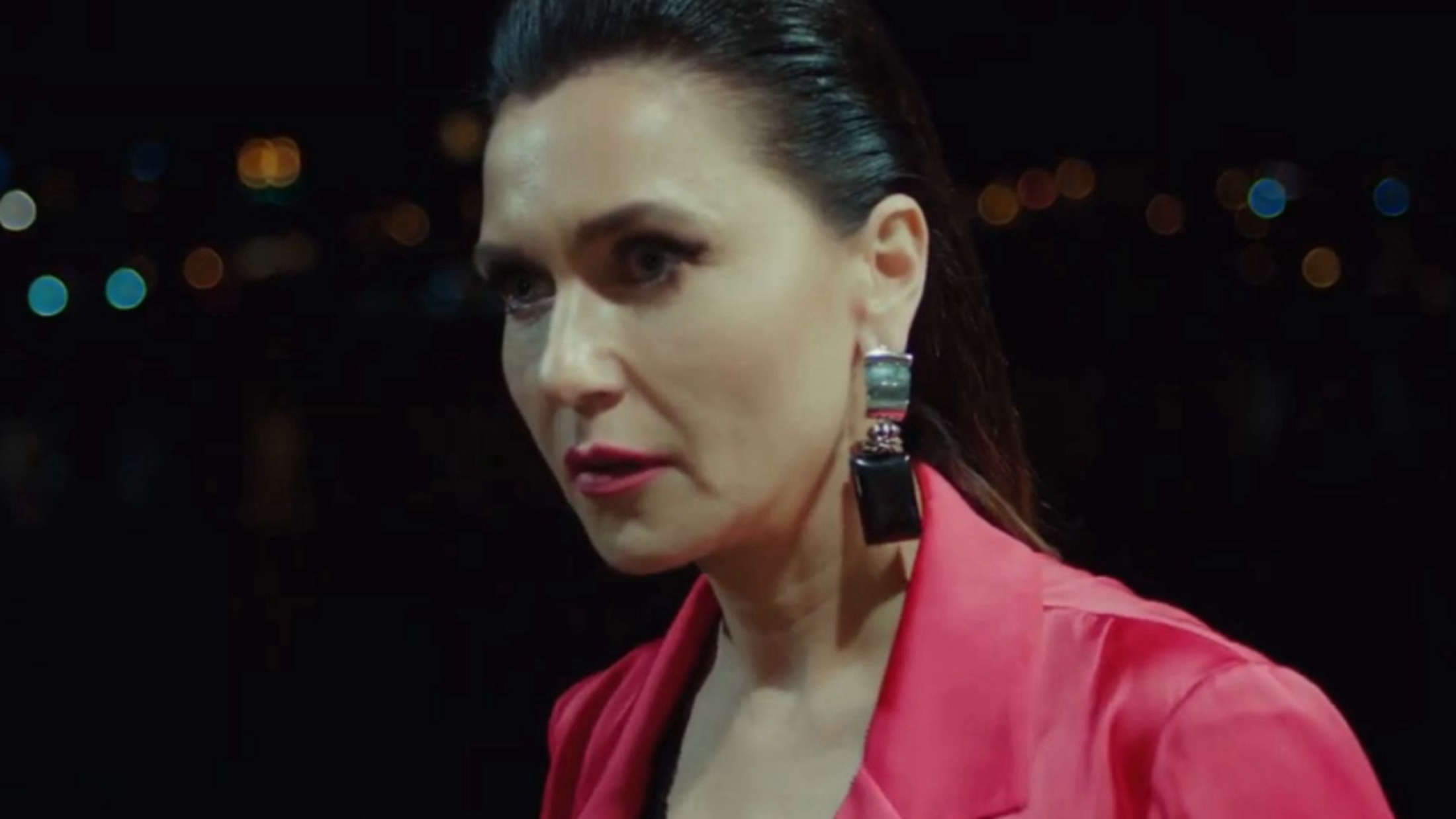 Ender coinvolto in una drammatica aggressione: cade nelle acque del Bosforo durante l’incidente