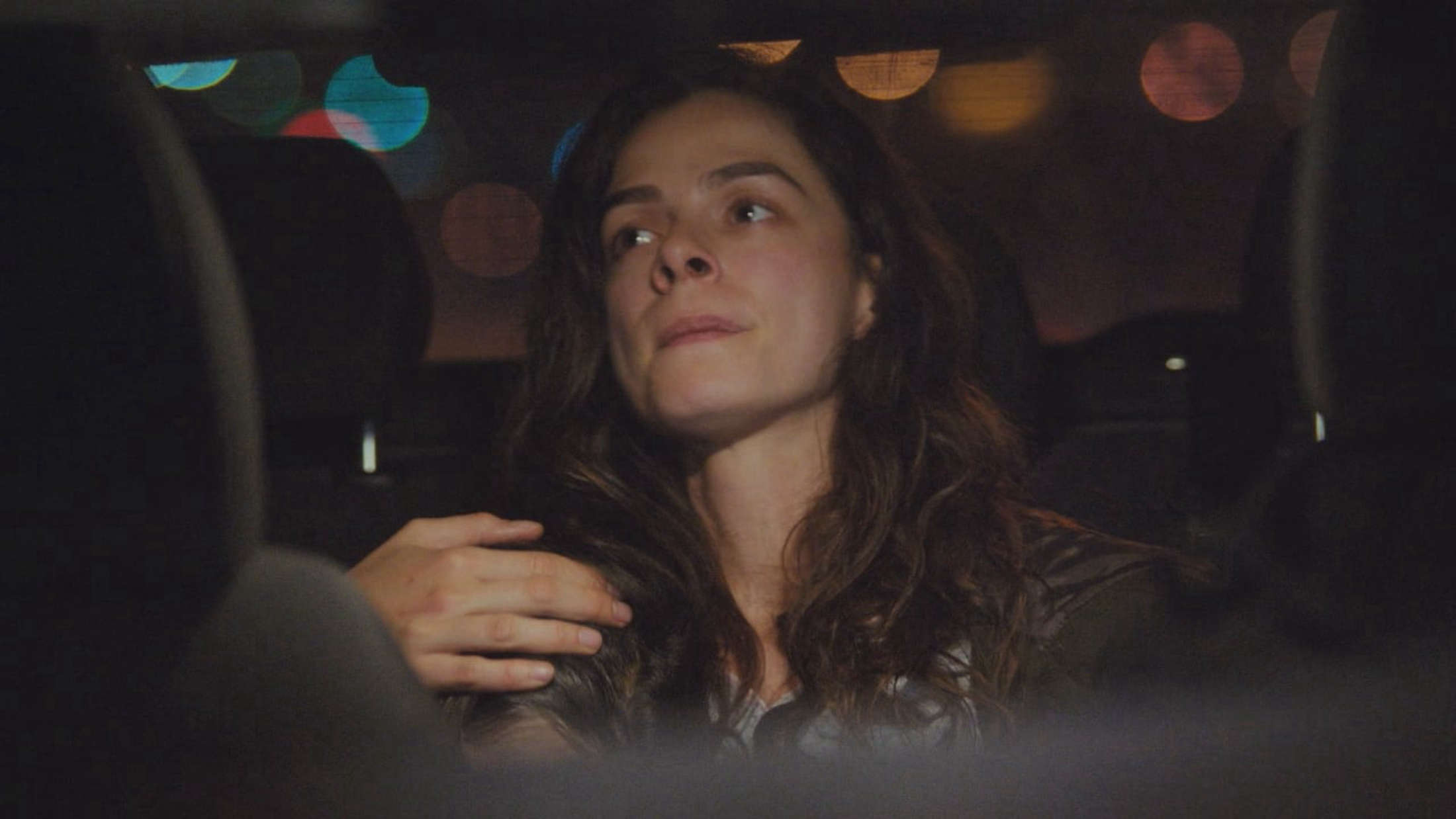 Bahar tenta di fuggire da Sarp con l’aiuto di Arif nella nuova avvincente puntata di La forza di una donna